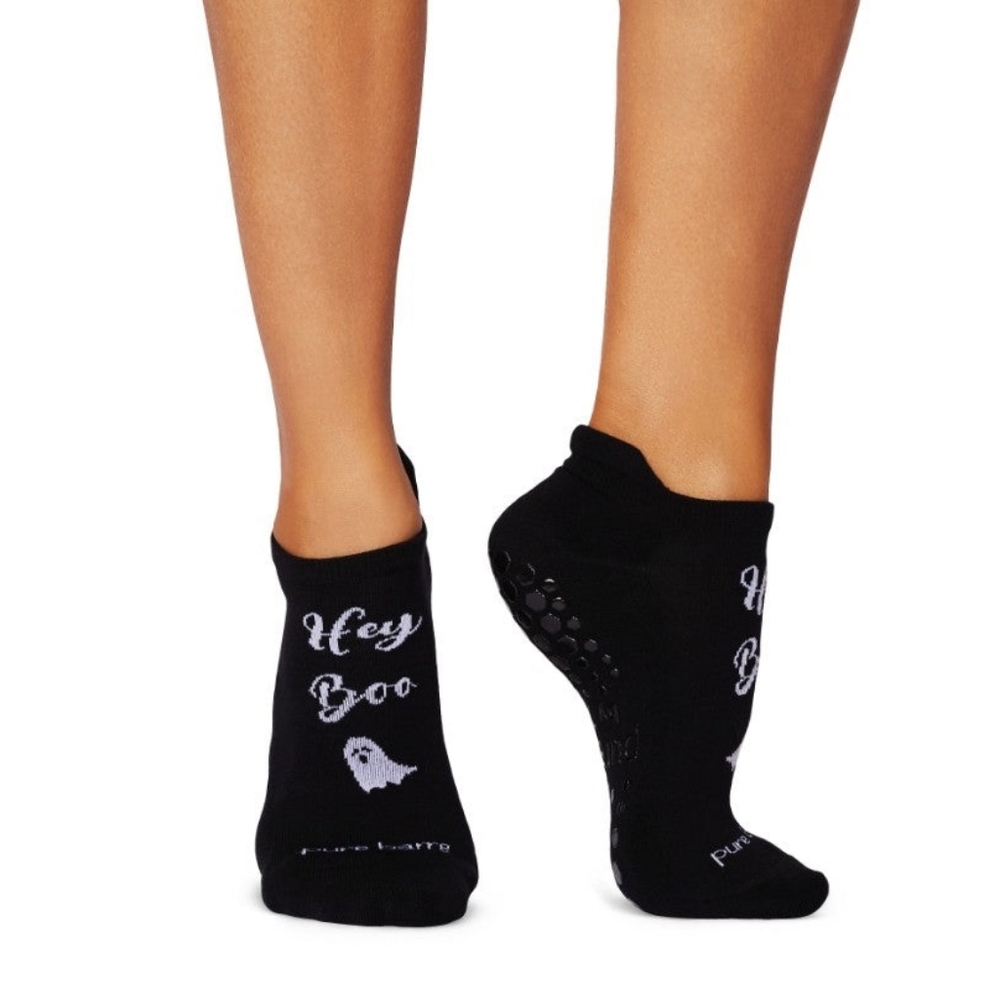 Pure Barre Tavi Grip Socks - Hey Boo / Halloween / M